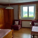 Haus Sonnenhang +seeblick+pool Apartment Reifnitz