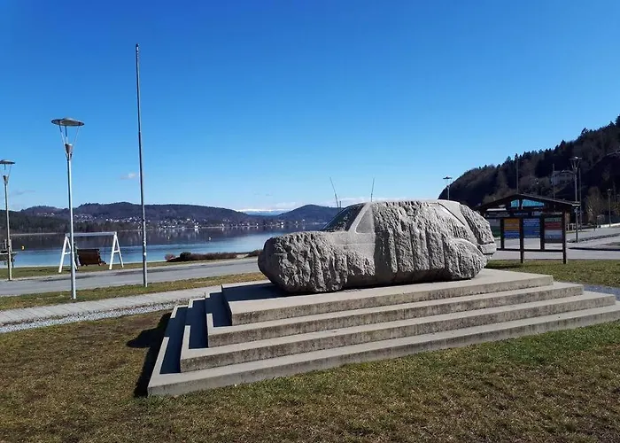 Haus Sonnenhang +seeblick+pool דירה *